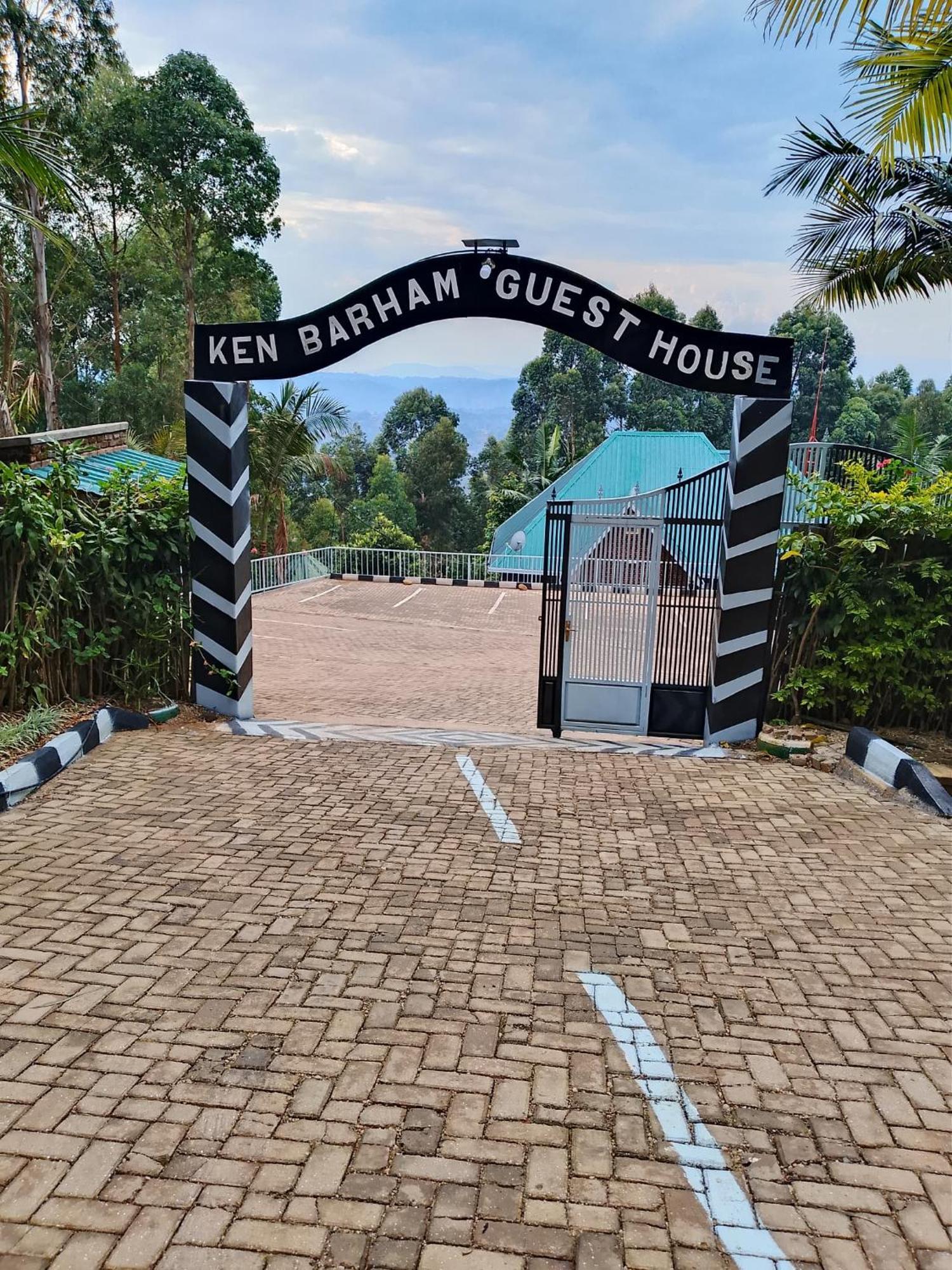 Ear Ken Barham Guesthouse Rwumba Exterior photo